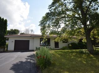 1715 Sioux Dr, Kansasville, WI 53139