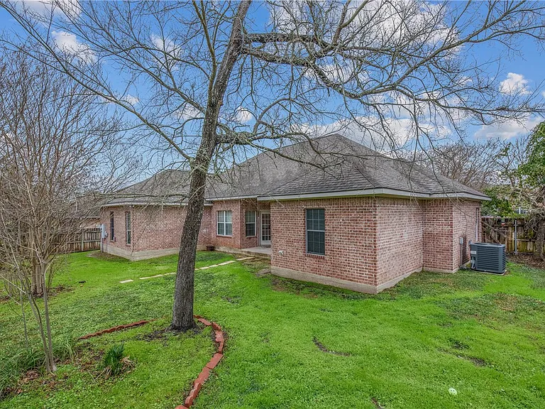 305 Stone Chase Ct — Photo 20