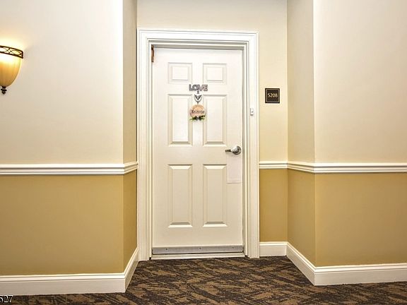 3rd image of 5208 Veterans Dr