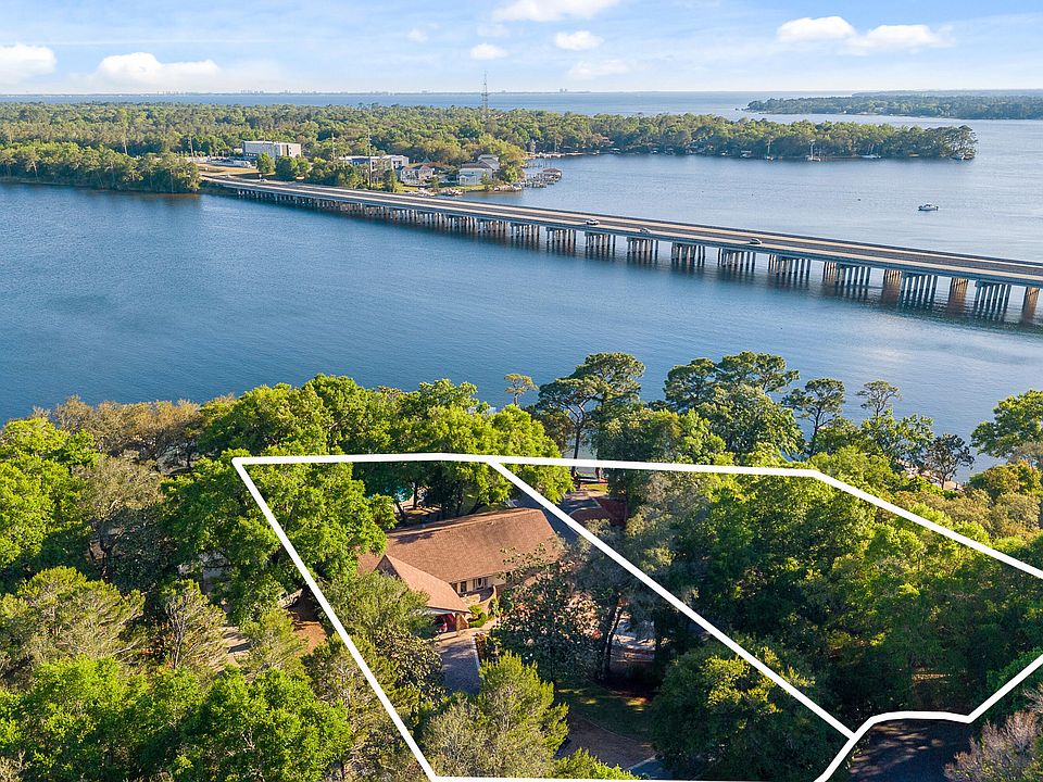 1st image of 104 Bayou Dr