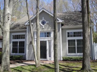 265 Mayfield Dr, Trumbull, CT 06611