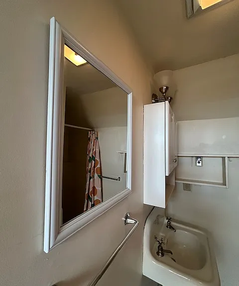 675 Main St #3 — Photo 6