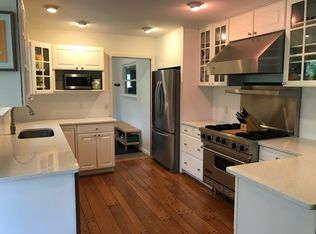 8819 N Christine Dr, Brighton, MI