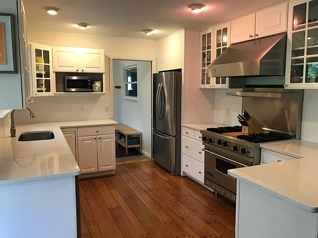 8819 N Christine Dr photo 1