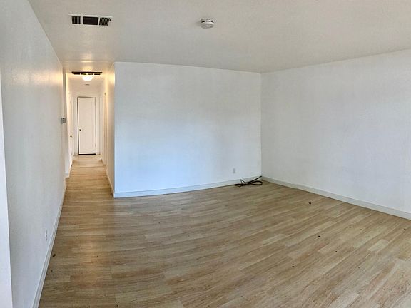 4th image of 1633 Carol Dr