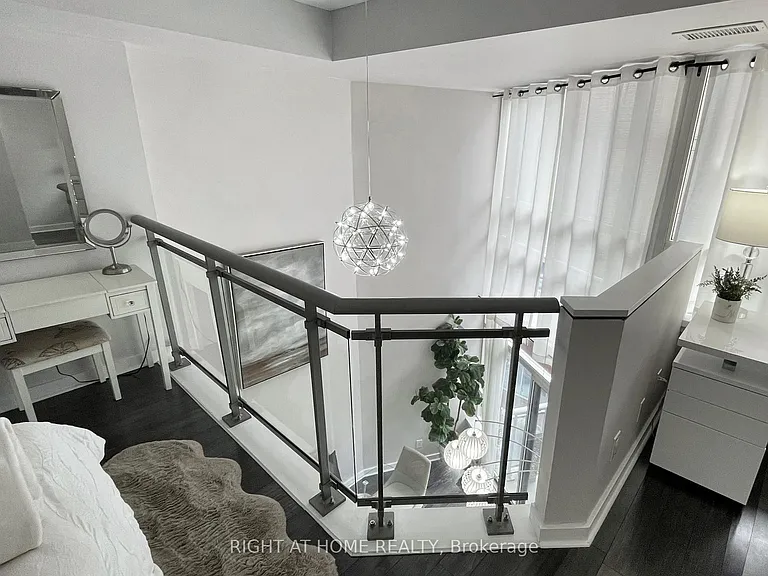 255 Richmond St E #401 — Photo 25
