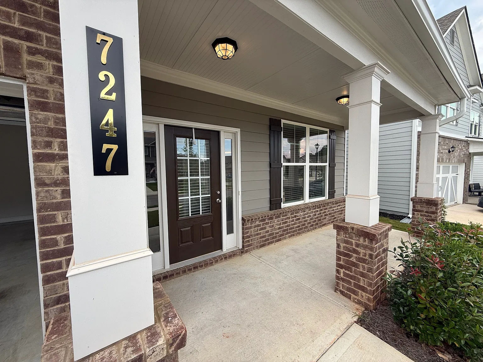4 bed, 3.5 bath, 2562 sqft, $2,800 — Photo 3
