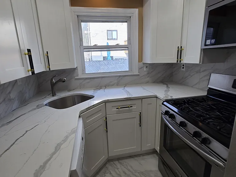 74 Caswell Ave #1 — Photo 13