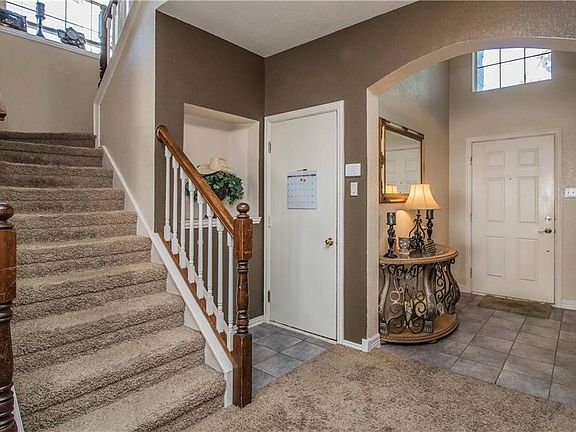 3rd image of 2713 Wandering Oak Dr