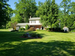 9 Seymour Ln, Hopewell Junction, NY 12533