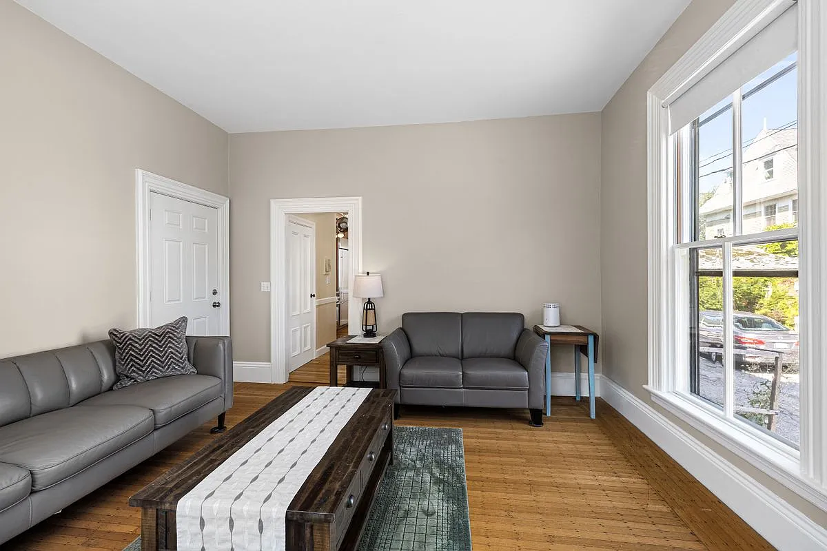 1 bed, 1.0 bath, 757 sqft, $2,400 — Photo 4