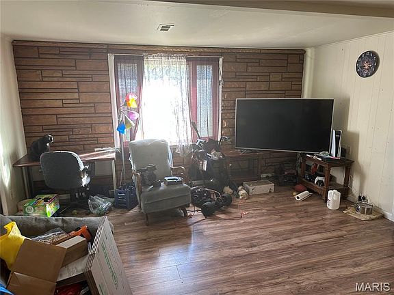 3rd image of 408 Henderson Ave