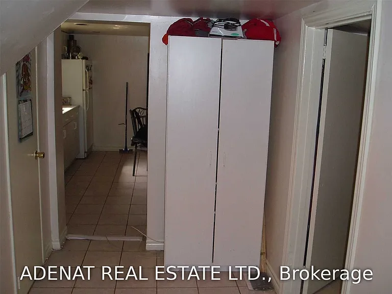 146 Fairholme Ave #BASEMENT — Photo 6