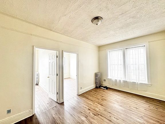 2nd image of 2836 W 35th St Floor 2