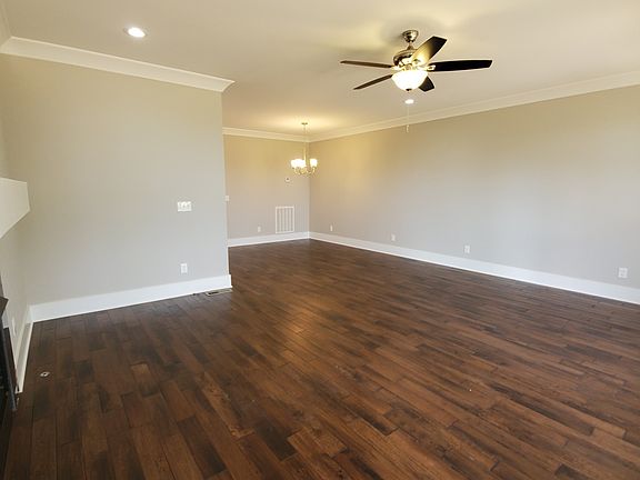 2nd image of 898B Youngs Ln