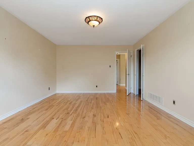49 Logan Ct #UL - 49 LOGAN CRT — Photo 25