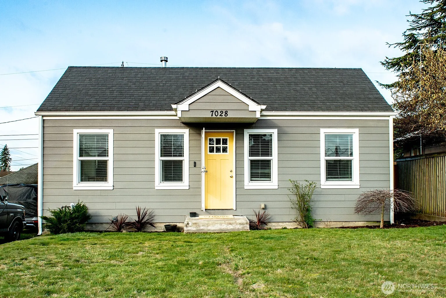 7028 Fawcett Avenue photo 1
