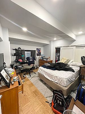 4th image of 207 E 37th St APT 1G