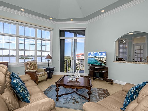5th image of 269 Vintage Bay Dr Unit 32