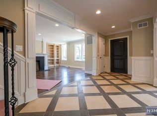 142 Windsor Rd, Tenafly, NJ 07670