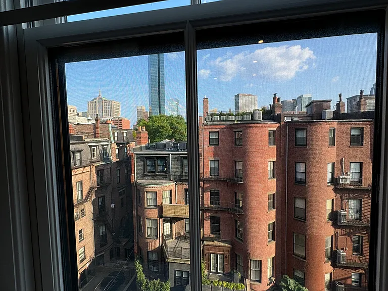 Beacon St — Photo 31