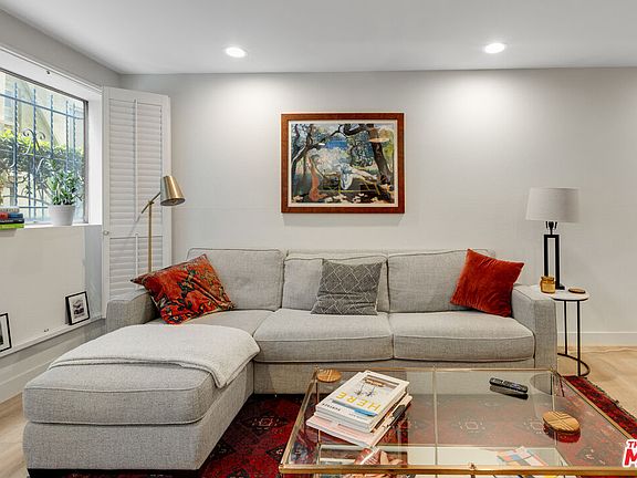 3rd image of 532 N Rossmore Ave APT 112