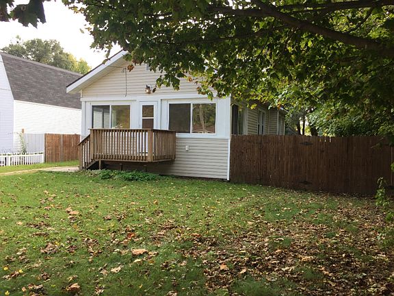 3rd image of 36 Burt Ave SE