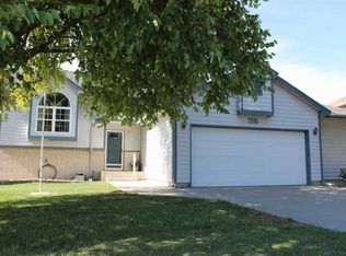 615 N Plum Blue Cir, Benton, KS 67017