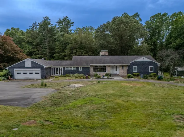 35 Flax Mill Terrace, Milford, CT 06461