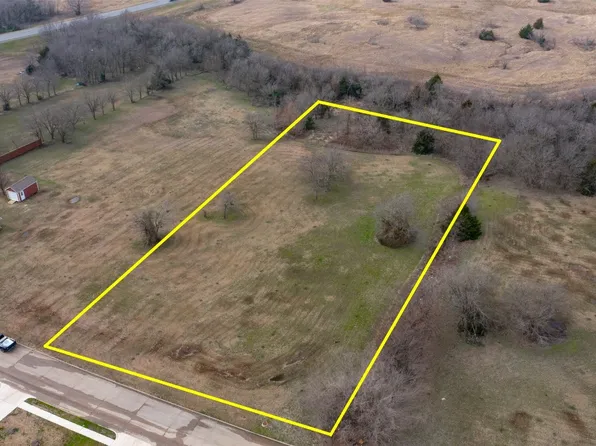 2 Rolling Hills Dr, Ferris, TX 75125