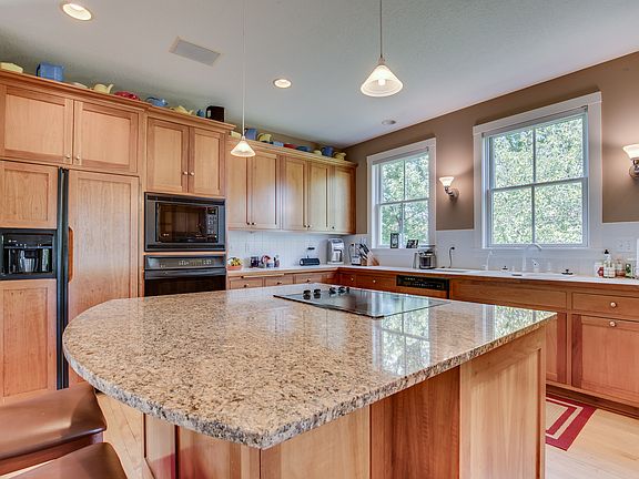 5th image of 4676 Larkspur Ln N