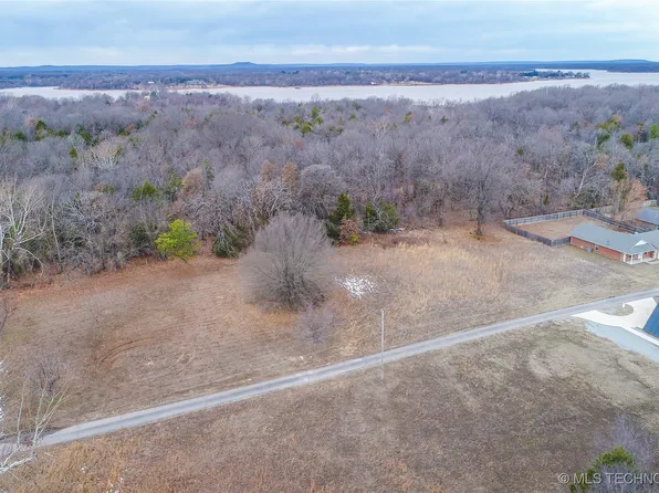 1755 Quail Dr, Eufaula, OK 74432