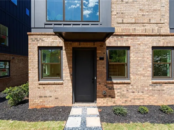 1127 Knight Walk, Atlanta, GA 30318