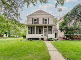 1027 3rd Ave, Iowa City, IA 52240