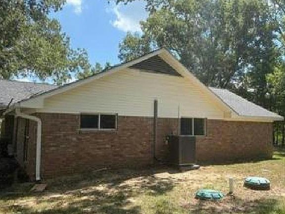 2nd image of 910 Newitt Vick Dr