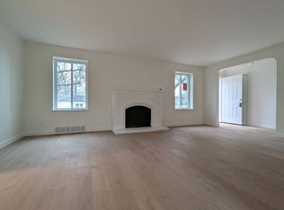 1323 Cheshire Ln, Saint Louis, MO