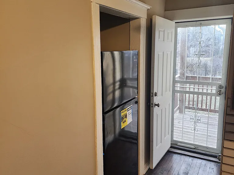 112 E Buena Vis — Photo 15