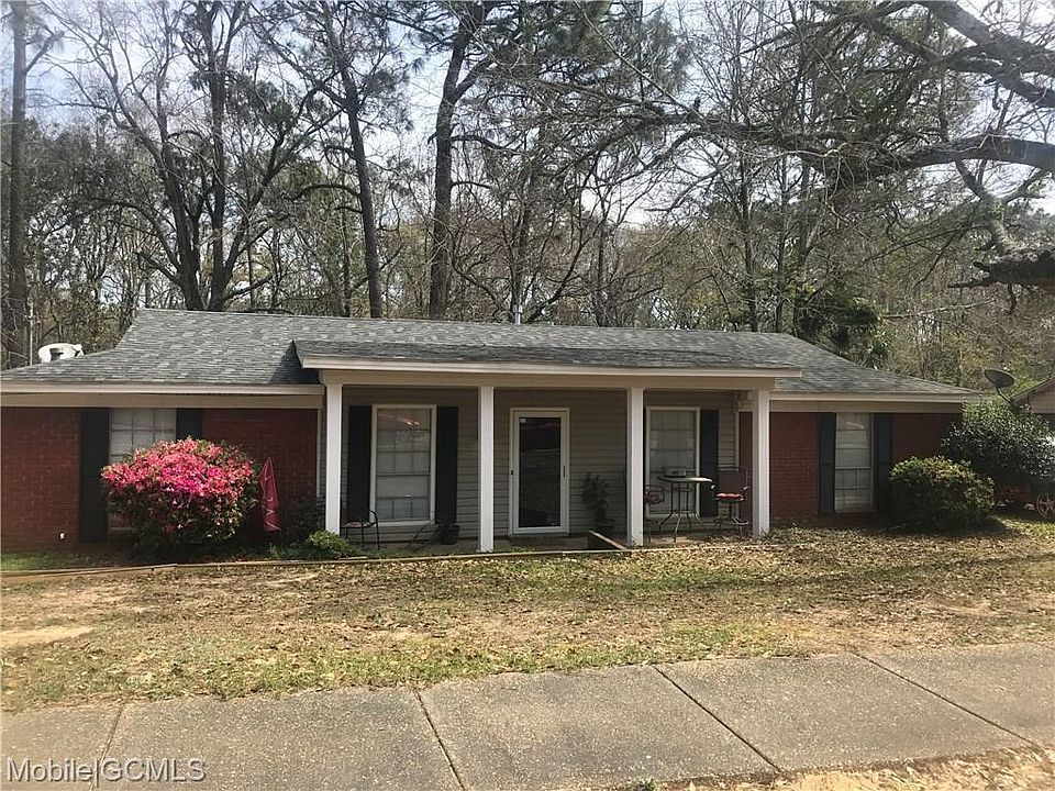 1st image of 5462 Larchmont Dr