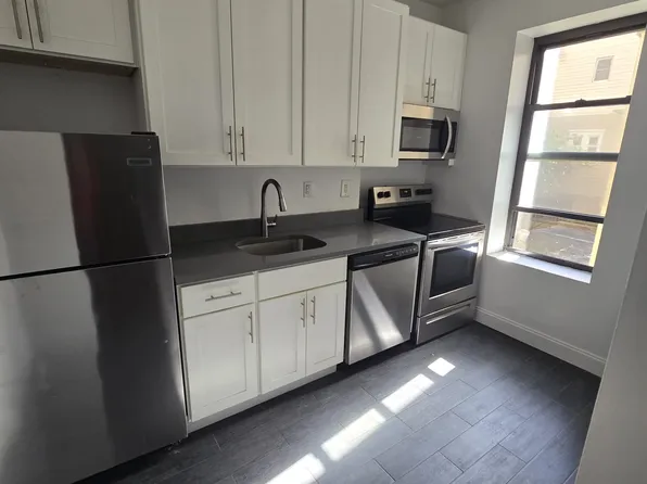 250 Ocean Parkway image 1 of 8