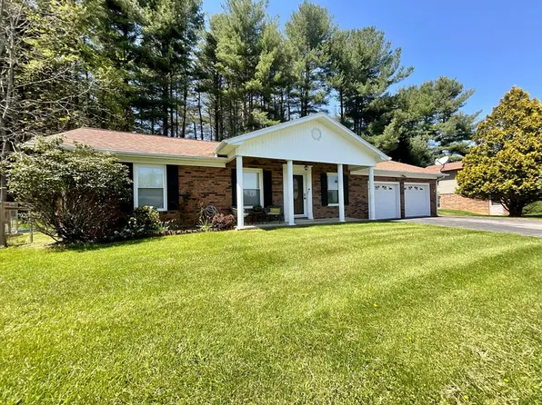 305 Alderman St, Galax, VA 24333