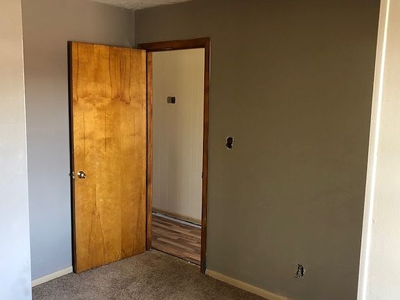 4th image of 107 Woodford Ave