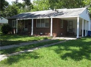 110 Woods Rd, Newport News, VA 23601