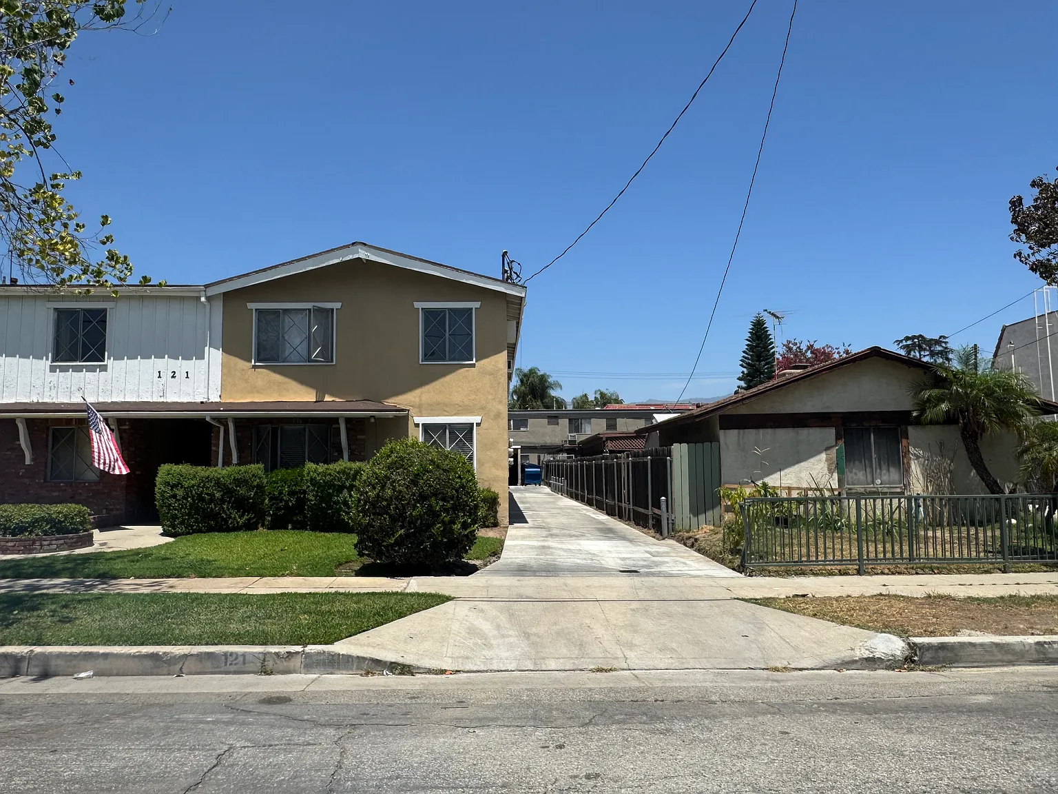 2 bed, 900 sqft, $2,300 — Photo 2