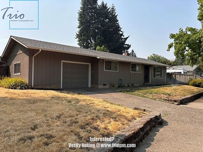 1010 Satre St — Photo 18