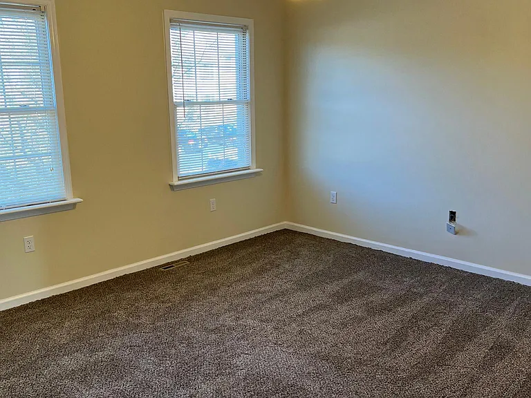 4171 Kittatinny Dr — Photo 9