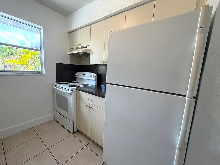 2127 Davie Blvd #115 — Photo 8