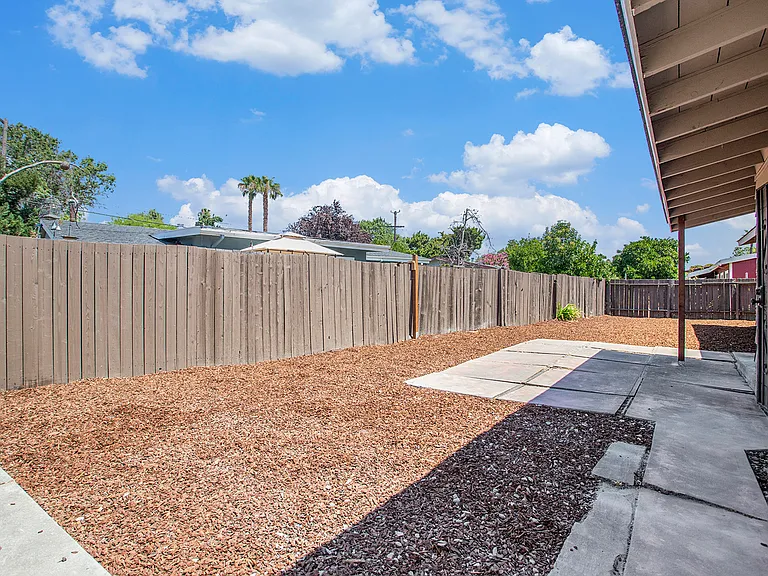 1731 Gelbke Ln — Photo 19