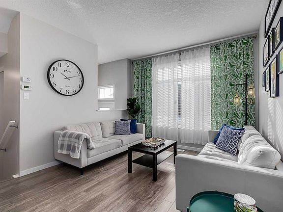 5th image of 20 S Copperpond Rise SE