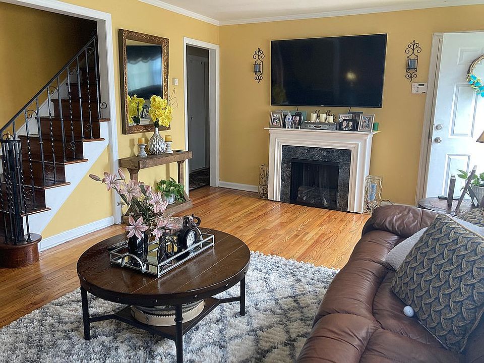 1st image of 216 Valcour Ave