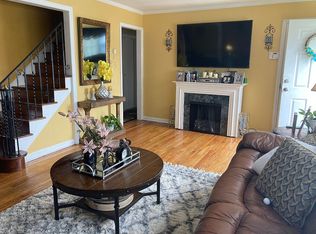 216 Valcour Ave, Uniondale, NY 11553